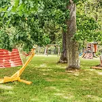 بيت للعطل 4 Bedroom Beautiful In *