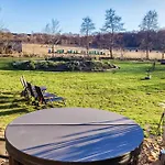 بيت للعطل 4 Bedroom Beautiful In *