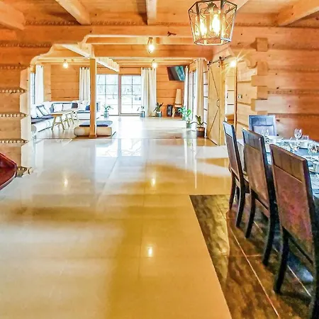 4 Bedroom Stunning In *