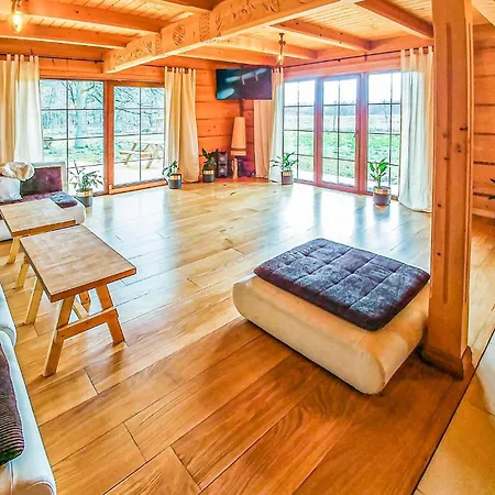 4 Bedroom Stunning In Dom wakacyjny *